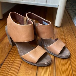 TOMS Majorca Cut Out Heel
